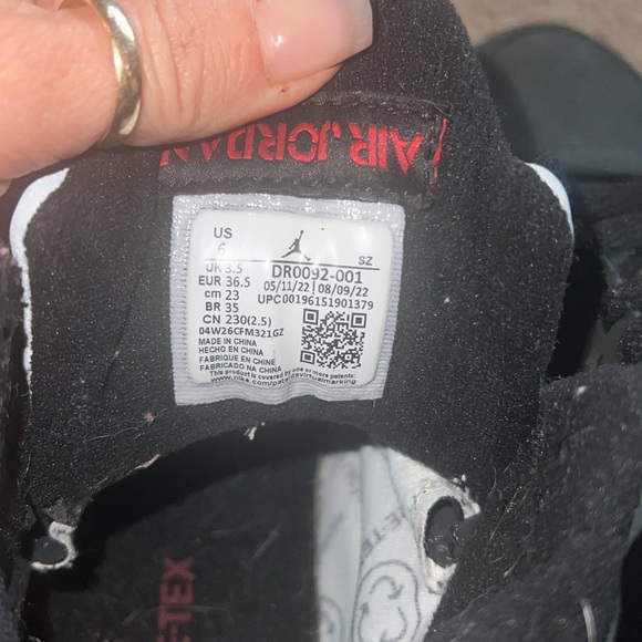 Jordan 4’s - Picture 4 of 5